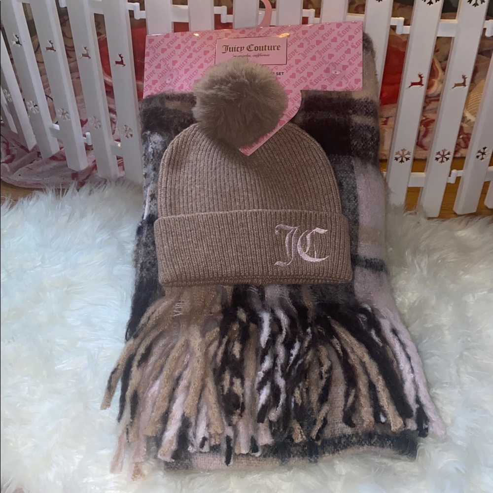 Juicy Couture Soft Faux-Fur Pom Beanie Hat & Scarf Set